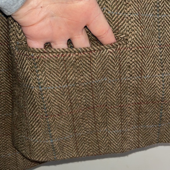 VTG-chaps-L-brown-houndstooth-wool blend, shoulder pads, 4 button blazer/jacket. - Picture 5 of 13
